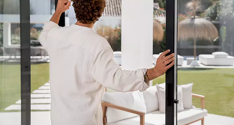 Sliding Screen Door Maintenance for Closing Issues in Fort Walton Beach, FL